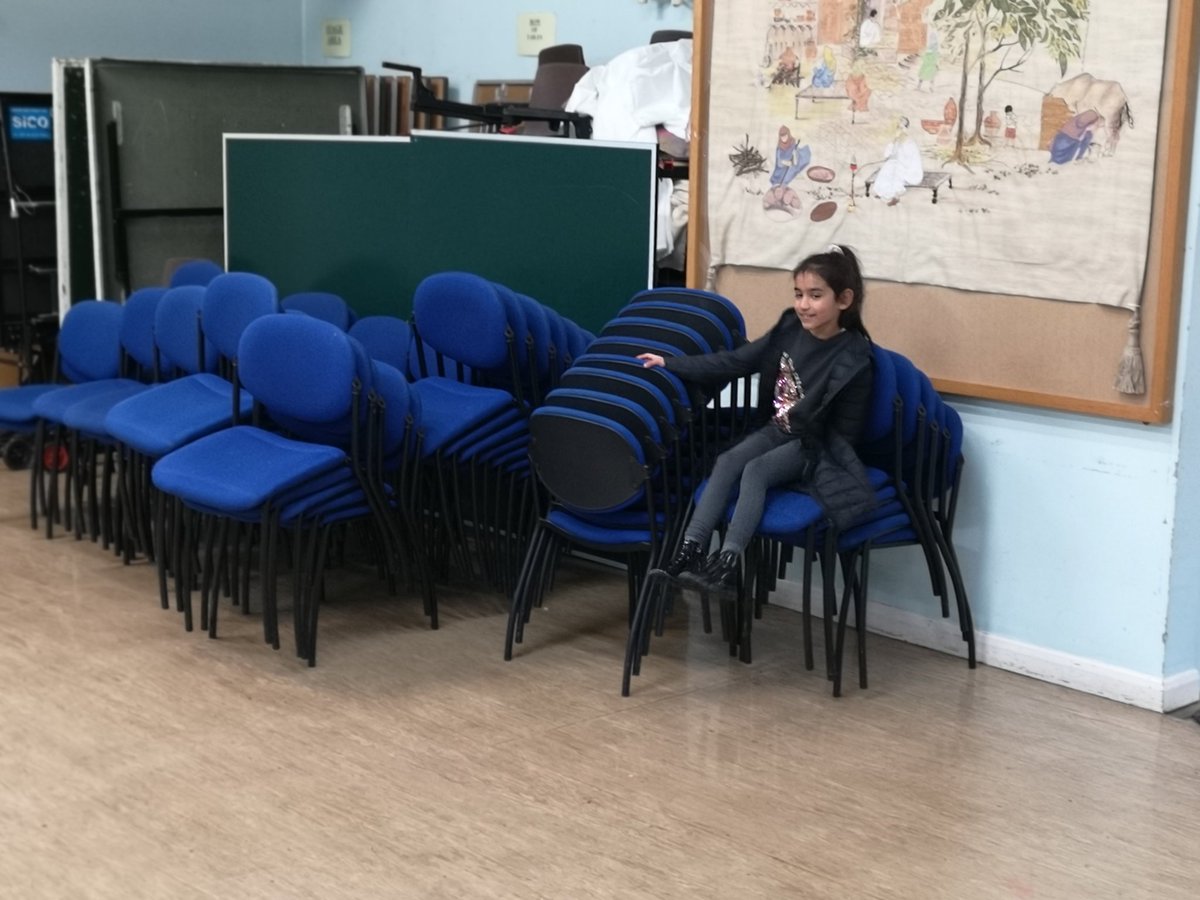 nadkhan786's tweet photo. A thank you @CATCHLeeds who donated chairs to Daneshouse Islamic Education Centre, Burnley. The chairs will make a significant difference, and they are incredibly grateful for your support, kindness and generosity that have helped to create a better place for everyone. https://t.co/fK41BTu5vD