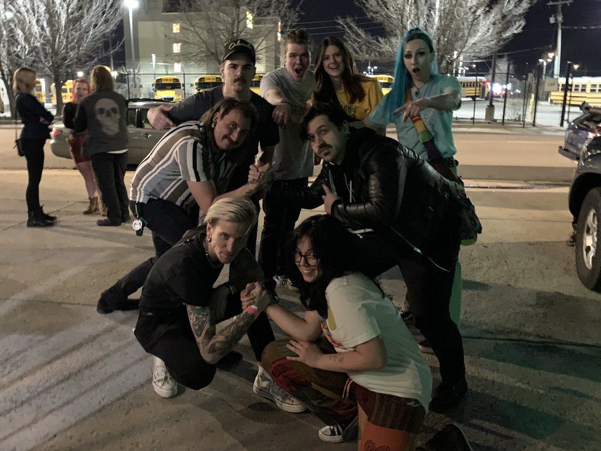 bands who play together slay together😋💅