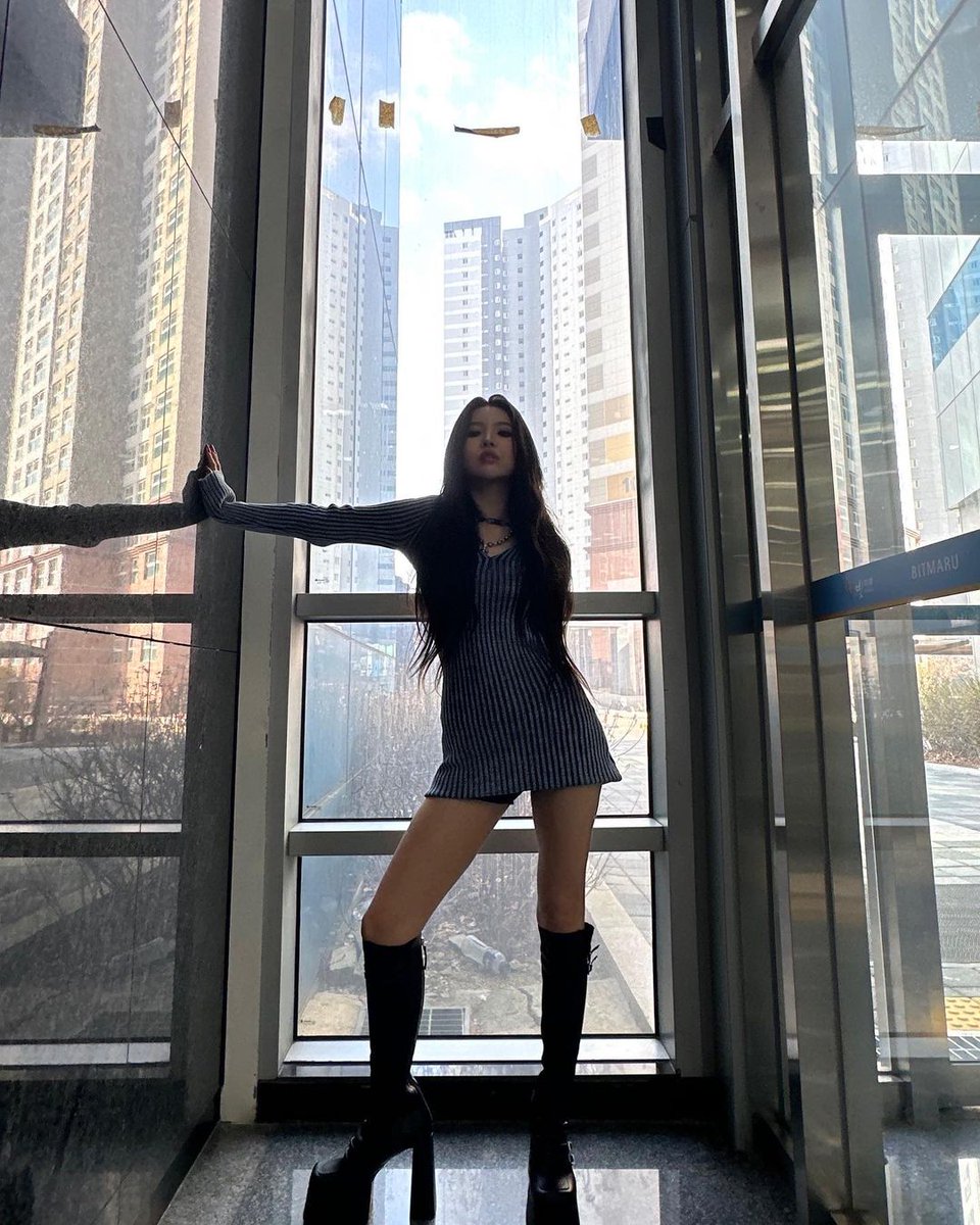 dioraeverglow's tweet photo. boss bitch move #aresparty https://t.co/LHBBQxabAG