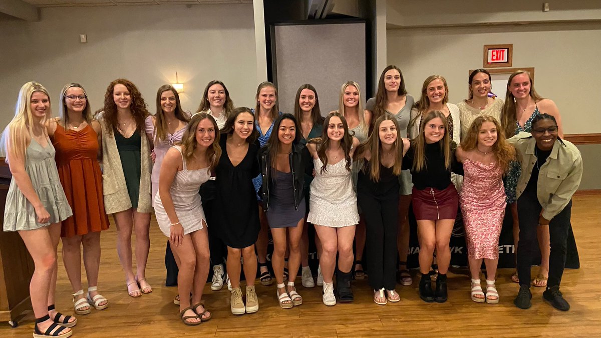 UWWWomensHoops's tweet image. And that’s a wrap on the 2022-23 season! 💜 

#PIAP || #PoweredByTradition