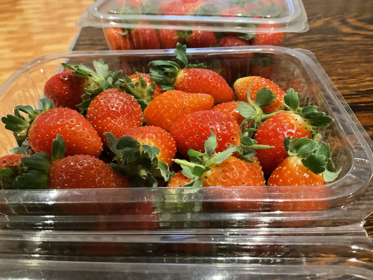 Kayisa's tweet photo. @Germin8Rwanda I ordered and got an home delivery. Thanks a lot to the ladies who brought my treat. Bwana Mkubwa @albcontact Je compte sur toi pour la promotion. XoXo. J-L K https://t.co/ALRJc692YZ
