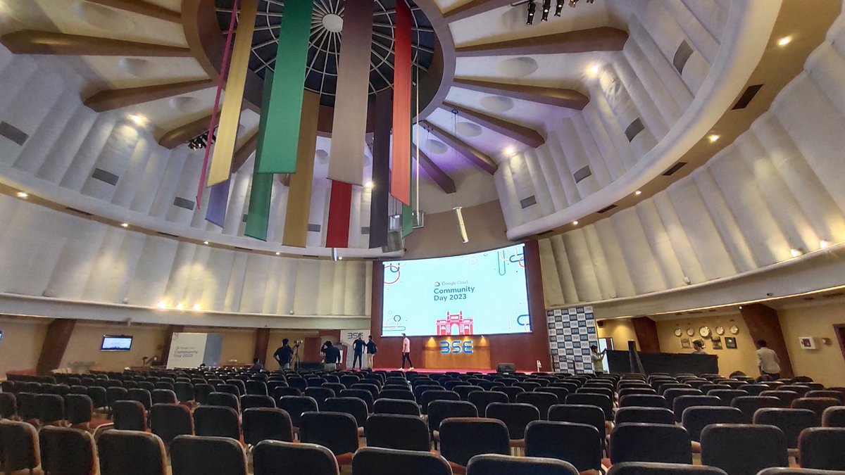 omkartupere5's tweet photo. Yesterday, I attended the #Googlecloudcommunitydays. I was very happy to join that event. I learnt many new tools &amp; technology from that event. They taught about amazing info. It was a great event.
#GCCDMumbai2023
#GCCDMumbai
#GDGCloudIndia https://t.co/97ojw2paYy