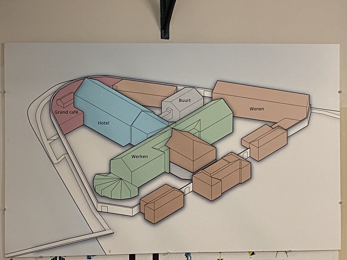 SandervanAlphen's tweet photo. Rondleiding van omwonende door Wolvenplein Utrecht; de oudste cellengevangenis van Nederland, inclusief kerkzaal. Uitdagende herbestemming! https://t.co/QJ7UJpjB83
