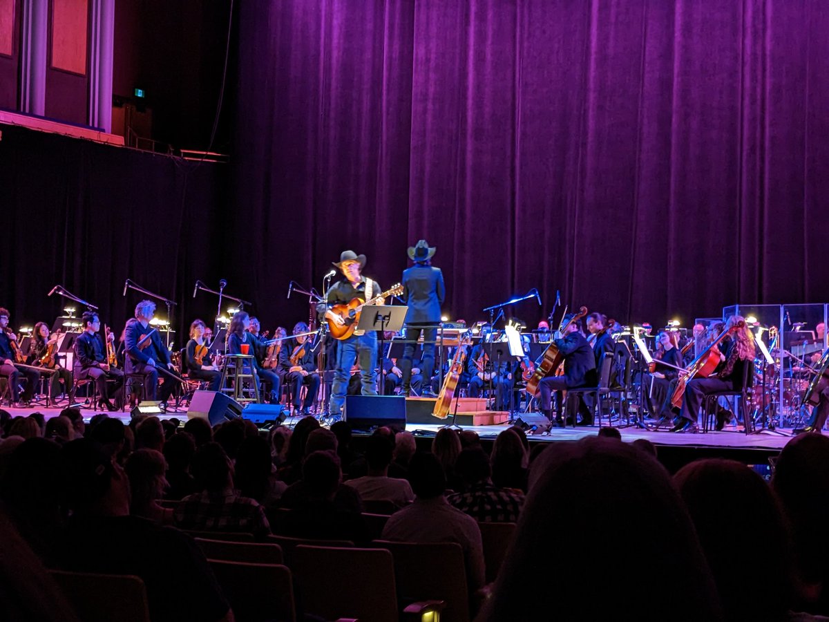 Comedyatallcost's tweet photo. Saw the bass player from The Smalls play with the Calgary Philharmonic Orchestra. Pretty awesome show. @CorbLund https://t.co/3BFXI11B0D