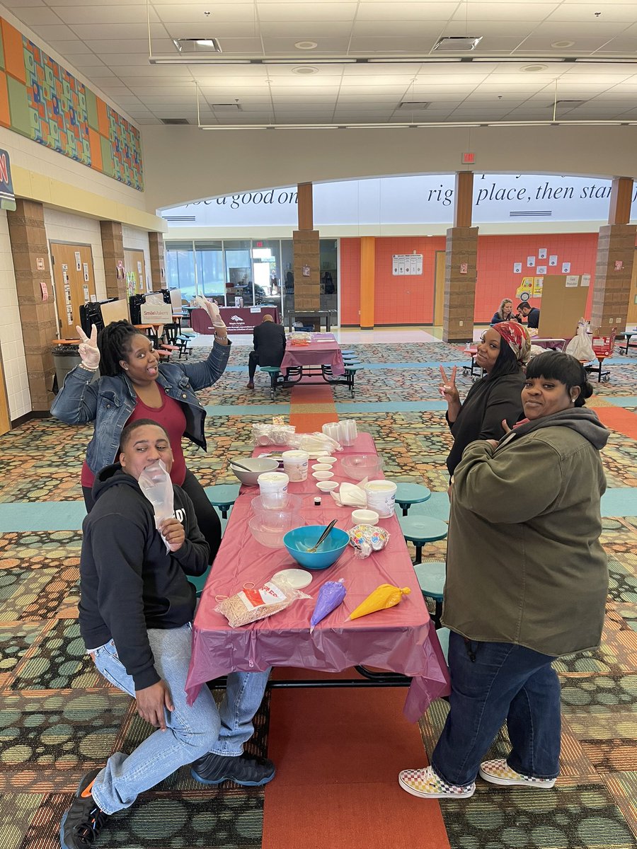 MapleAbraham's tweet photo. Abraham Lincoln Elementary School Career Fair…..cont. https://t.co/jg6aKnqr0i
