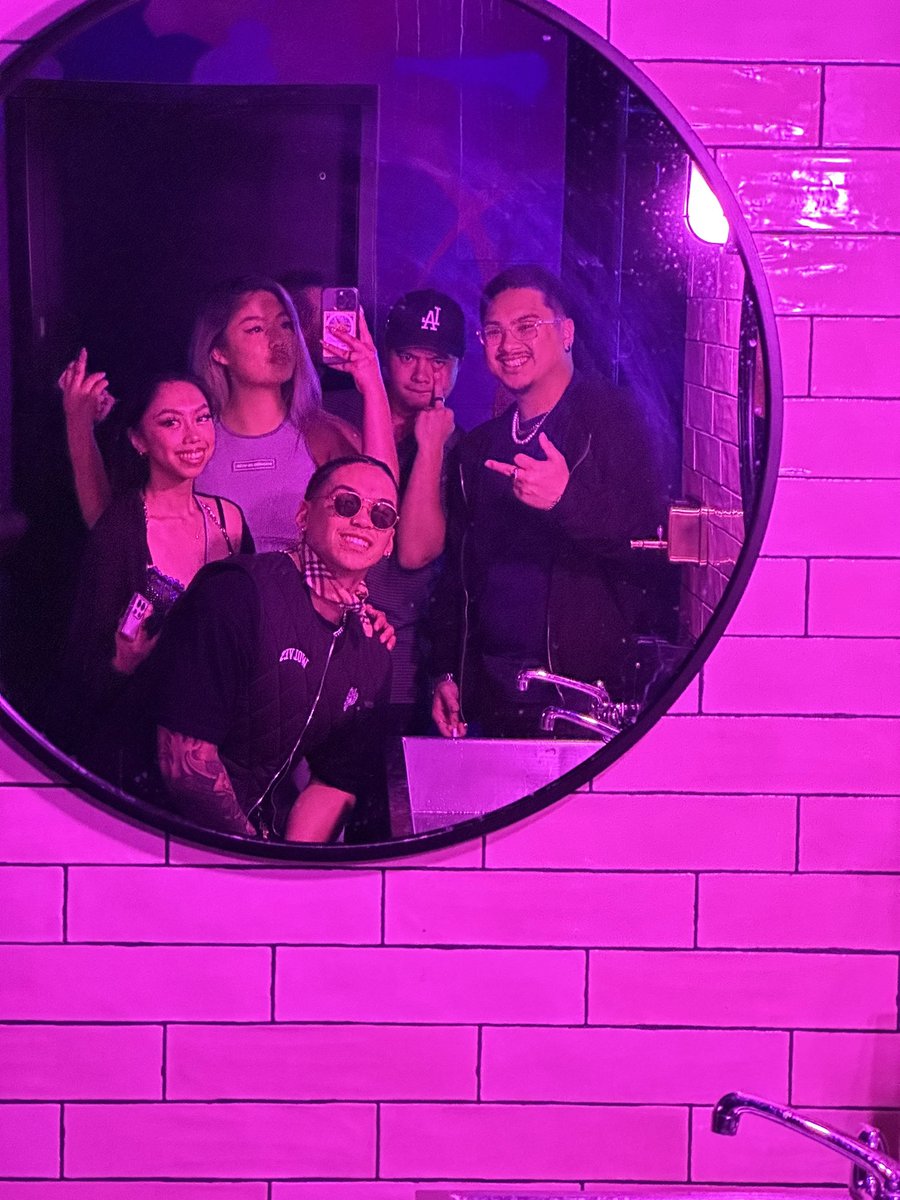 fourthwrld's tweet photo. WE WERE OUTSIDE https://t.co/iCSu2UW5xO