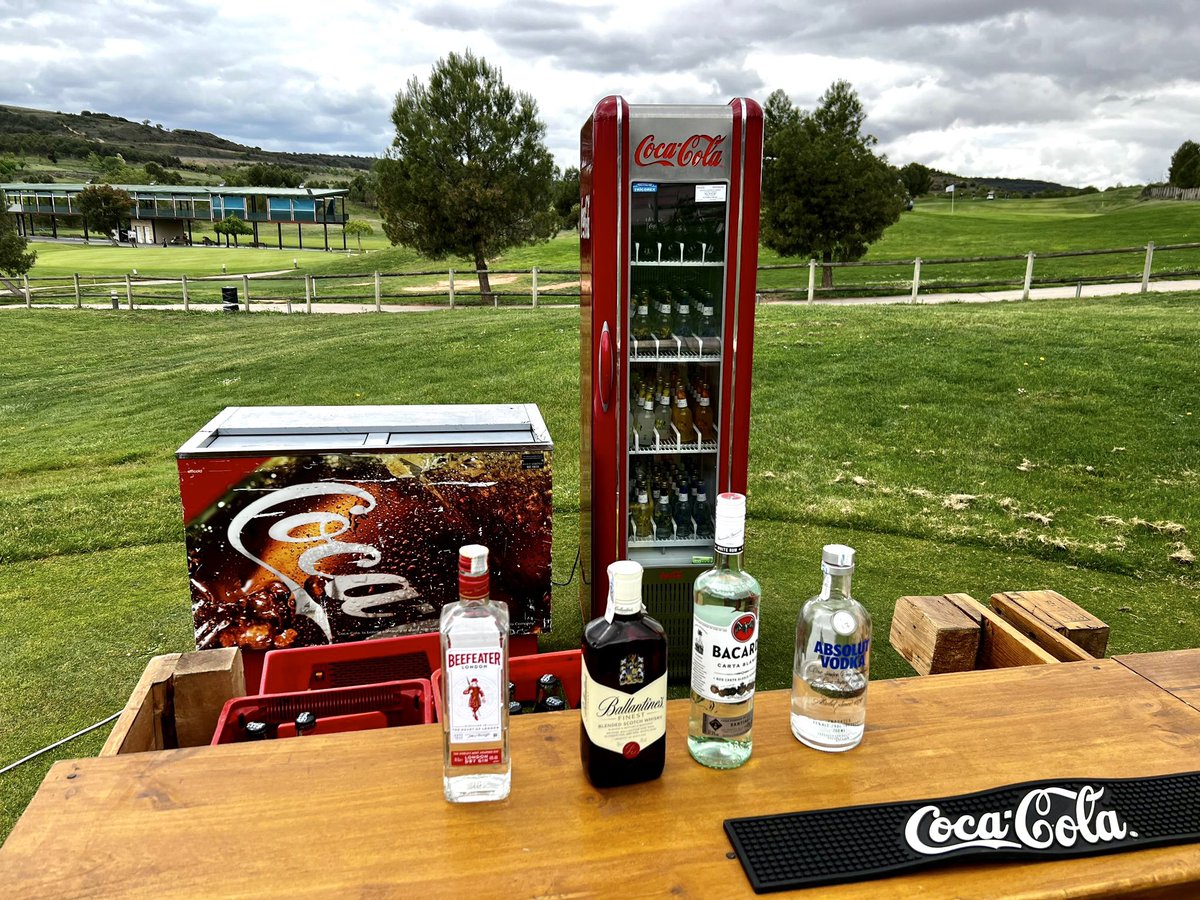Summum Golf (@summumgolf) on Twitter photo No hay mejor manera de terminar un torneo #summum que tomándote un combinado con #royalbliss #cocacola 🔝⛳️
Hoy más de 125 jugadores lo han podido comprobar de primera mano en <a href="/GolfLogrono/">El Campo de Logroño</a> 😜 No hay mejor manera de terminar un torneo #summum que tomándote un combinado con #royalbliss #cocacola 🔝⛳️
Hoy más de 125 jugadores lo han podido comprobar de primera mano en <a href="/GolfLogrono/">El Campo de Logroño</a> 😜