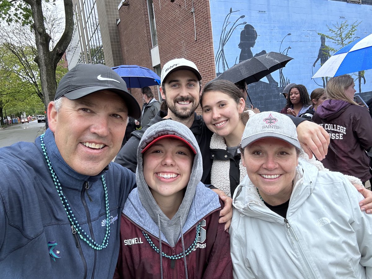 The Sidwell team walking this AM with ⁦@scasdathletics⁩ wlax team for suicide prevention awareness. So proud of ⁦@lilysidwell3⁩ for getting us all on this today #outofthedarkness #mentalhealth