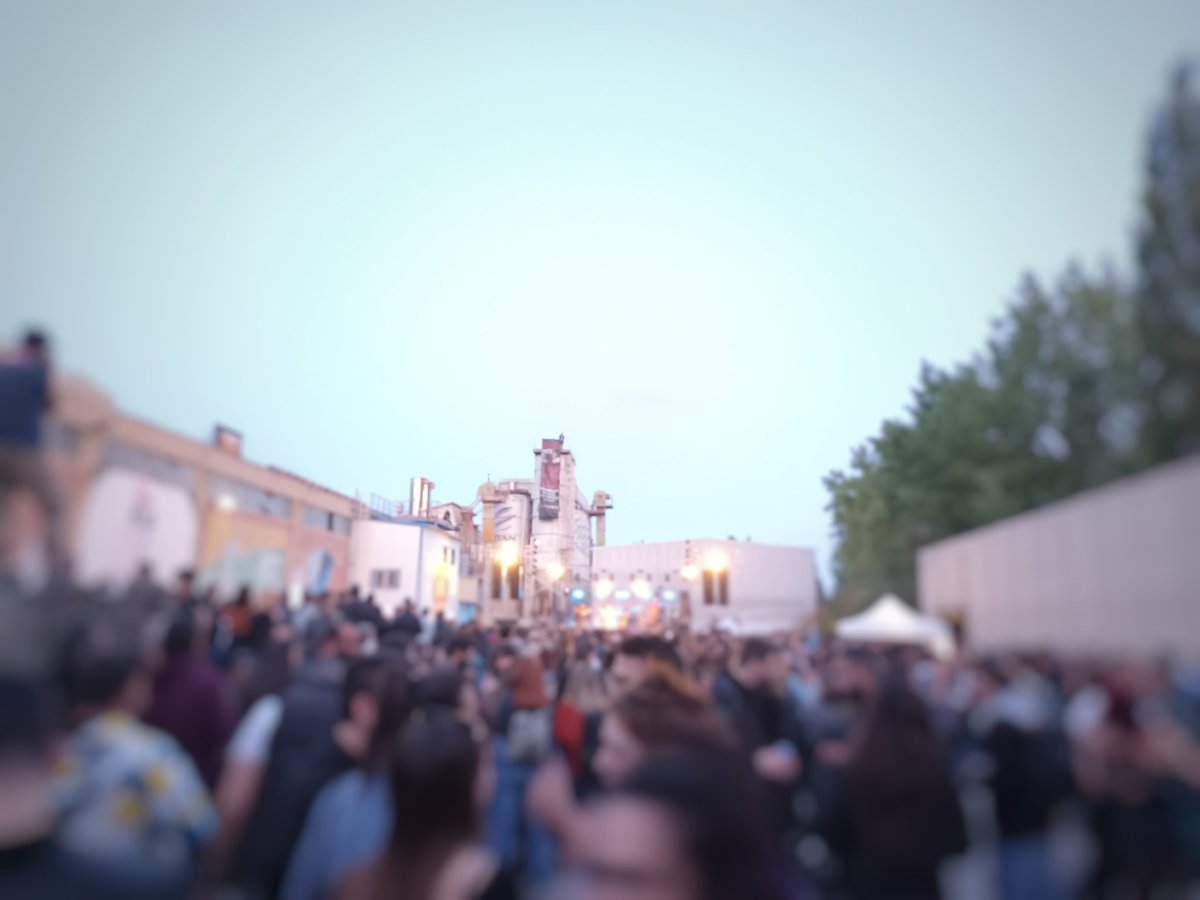 alepapadop's tweet image. 10 χρόνια ΒΙΟΜΕ, 10 χρόνια χωρίς αφεντικά! Η προσέλευση του κόσμου είναι τεράστια από νωρίς! #viome #skg #Thessaloniki #Θεσσαλονικη