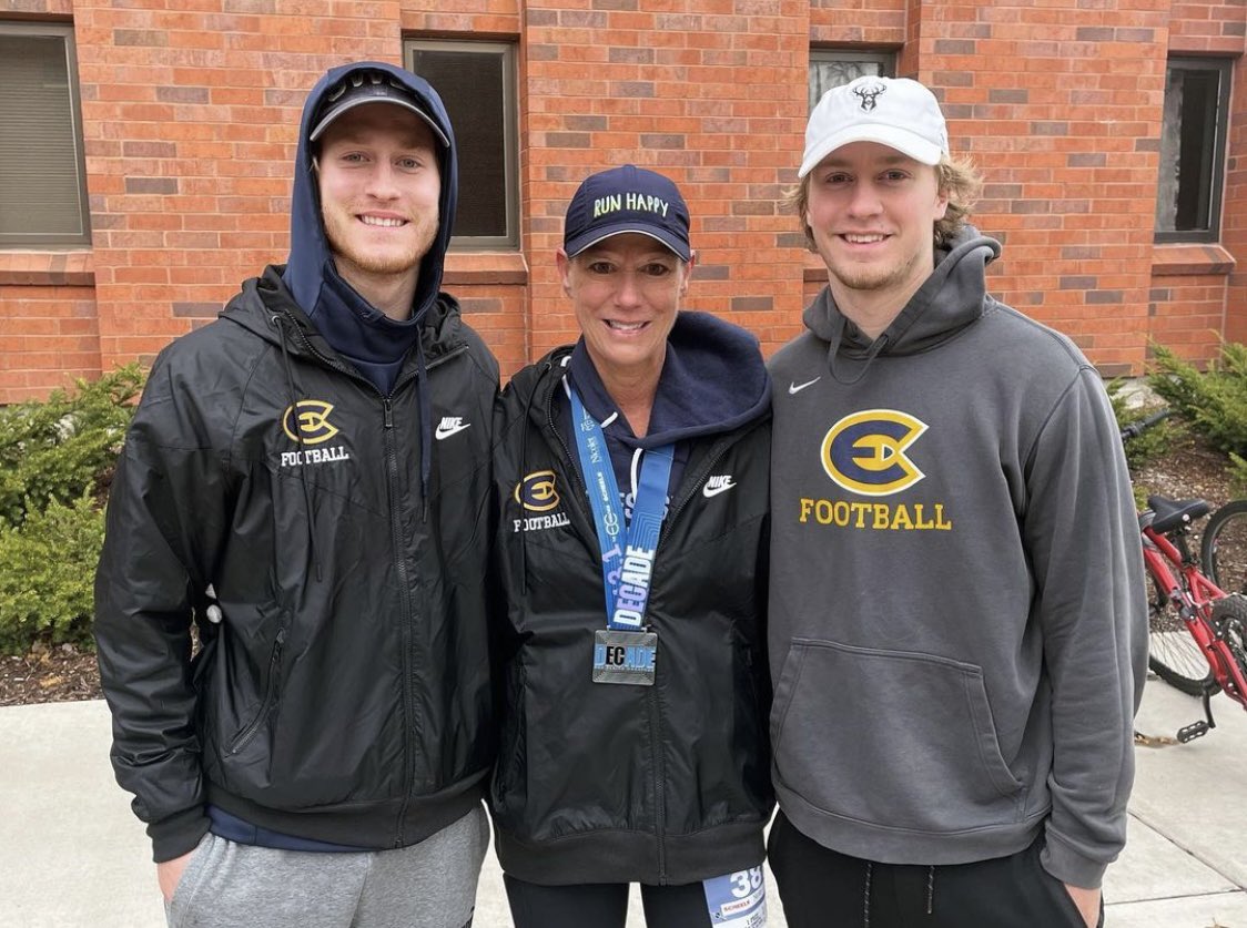 UWECFootball's tweet photo. Congratulations to all participants of today’s @RunECMarathon, ESPECIALLY our own Karla Faust, mother of QB Quinn and WR Connor Faust!

#RollGolds🟦🟨 https://t.co/4WfzaQutNg
