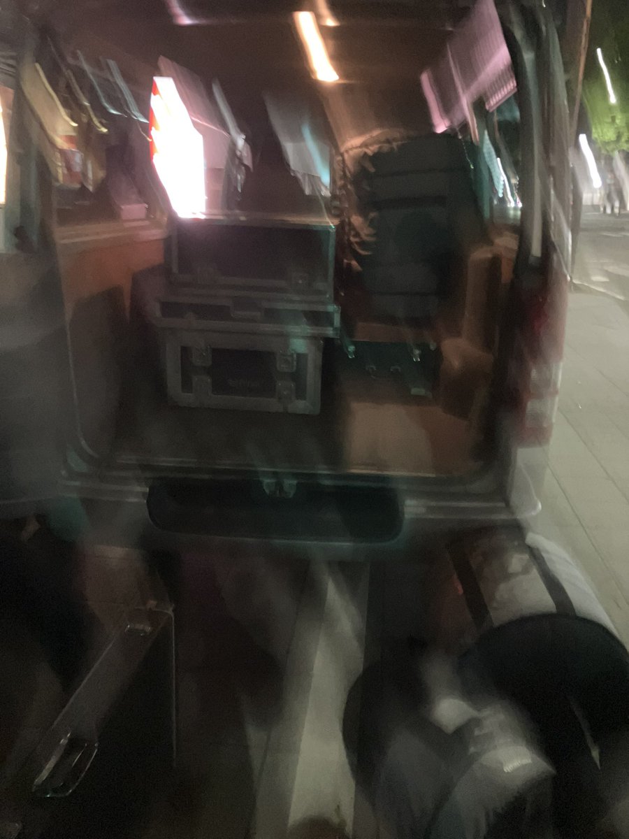 defiledjapan's tweet image. 仙台、全てが最高でした。ありがとうございました。大盛況。どのバンドも良かったですがライブ後恒例の我々の重量テトリスも共演バンド、なんとお客さままで手伝って下さる展開に。なんたるホスピタリティ。優し過ぎ。仙台、東北がますます好きになりました。皆さんと餃子、ビールも。東北最高。