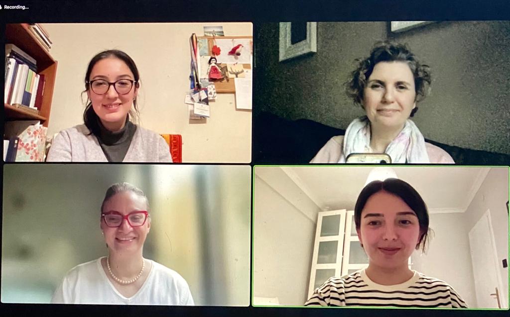 tobbetu_sbe's tweet photo. TOBB ETÜ-Göç Çalışmaları ABD öğrencimiz Begüm Başaran, Doç. Dr. Başak Yavçan Meriç @BasakYavcan
danışmanlığında yazdığı 'The Role of International Organizations on Building State Capacity for Environmental Management' başlıklı tezini başarıyla savundu. Tebrik ediyoruz. https://t.co/opzZ27h5CS