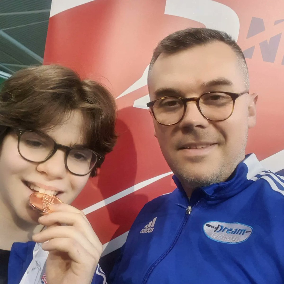 DreamFencing's tweet photo. 2nd day at British Youth Championships --D----
Girls U16 - Bronze for Julia Tsimeltzon https://t.co/iT0AsqRgSD