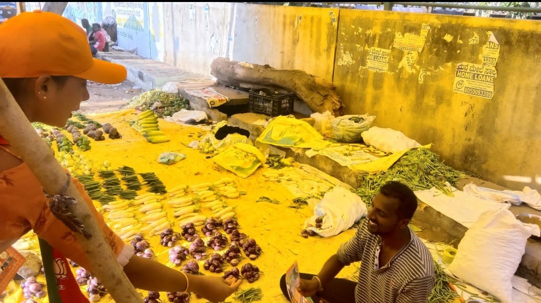 Rajbjp41's tweet photo. ಇಂದು ದಿನಾಂಕ:-30/04/23  ರಂದು, ಹೊಸಕೋಟೆ ತಾಲೂಕಿನ ಬಿಜೆಪಿ ಅಭ್ಯರ್ಥಿಯಾದ, ಶ್ರೀಯುತ MTB ನಾಗರಾಜ್ ಅಣ್ಣನ��ರ ಪರವಾಗಿ 28ನೇ ವಾರ್ಡಿನಲ್ಲಿ ಕಾರ್ಯಕರ್ತರೆಲ್ಲರೂ ಸೇರಿ, ಮನೆಮನೆಗೂ ತೆರಳಿ,ಅವರು ಮಾಡಿರುವ ಅಭಿವೃದ್ಧಿ ಕಾರ್ಯಗಳ ಬಗ್ಗೆ ಮನವರಿಕೆ ಮಾಡಿ, ಮತಯಾಚನೆ ಮಾಡಿದ ಸಂದರ್ಭ🌹🙏🌹 https://t.co/drhFf0lj0k