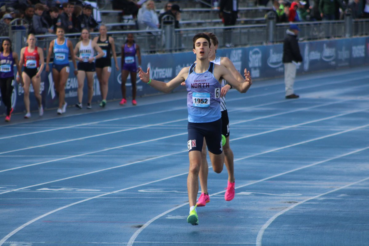 Finally!! <a href="/Drake/">Drizzy</a> Relays Champion!! 1600 winner in 4:12.30!! <a href="/gabenash1/">Gabe</a> ( last lap in 59.28)!!
