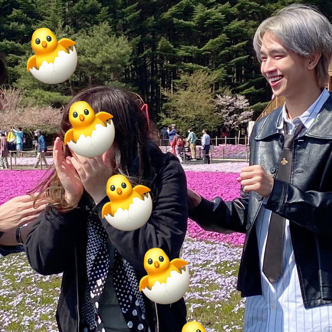 mamecoclub's tweet photo. ねぇ、写真ある程度撮られ慣れてるはずが
もうやばい、の続編で、本当に私の顔面がもうヤバすぎて🐣召喚したけどさ…💦
え、この梅干しみたいに泣きそうな汚い顔面を、こんな笑顔で受け入れてくれてたの??
2人ともガチ天使なん?
いざって時、ワタクシ10年くらい延命できそうな写真や…😭
#makeatrip https://t.co/PBOLeieCpw