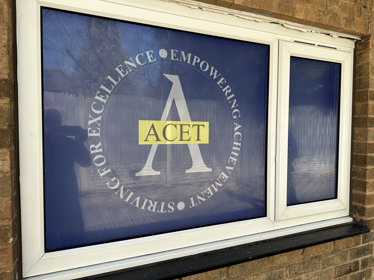 GraemeTDesign's tweet photo. One way vision vinyl supplied and fitted at ACET House in Sheffield. Printed with your design. Adds privacy to your office / workspace. #graphics #design #SHEFFIELD #doncasterisgreat #southyorkshire https://t.co/RKZdF3OqLS