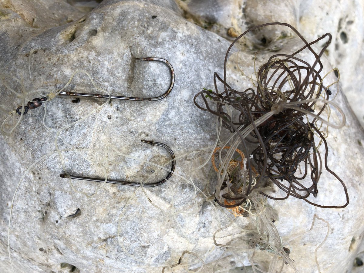 Dave_Dixon1's tweet photo. Drizzling but warmer at #marsdenbay @nationaltrust took 2.47kg off the #beach #plasticpollution #litter & another 2 helium 🎈s lots of #monofilament and a few fishhooks the beach is changing daily & the sand seems to be making a slow return 😊#lovewhereyoulive @KeepBritainTidy https://t.co/yevKXVeq07