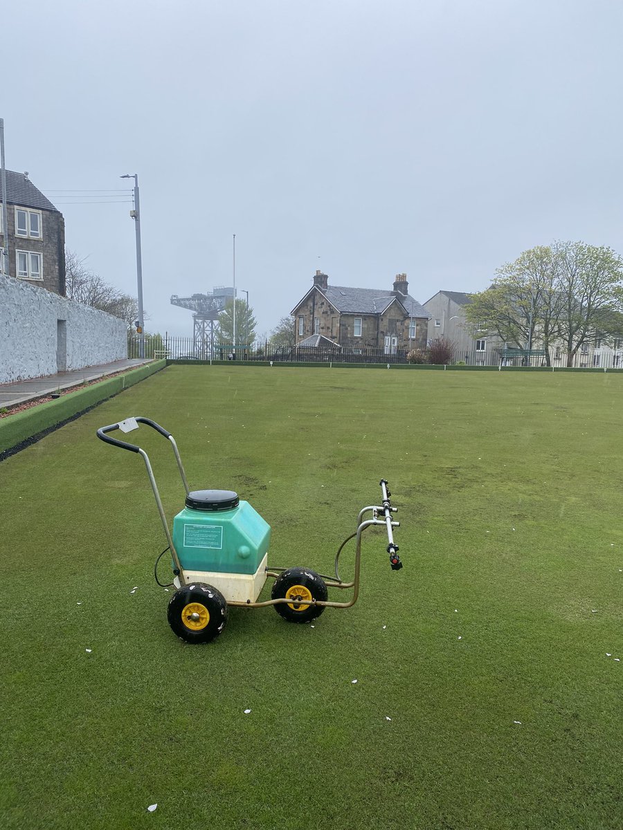 andymcd91's tweet photo. Taking advantage of a wet day with a @SymbioUK mix, the importance of wetting agents on a green with no irrigation to help hold some moisture. #Victoriabc https://t.co/2cjm2hG2y5