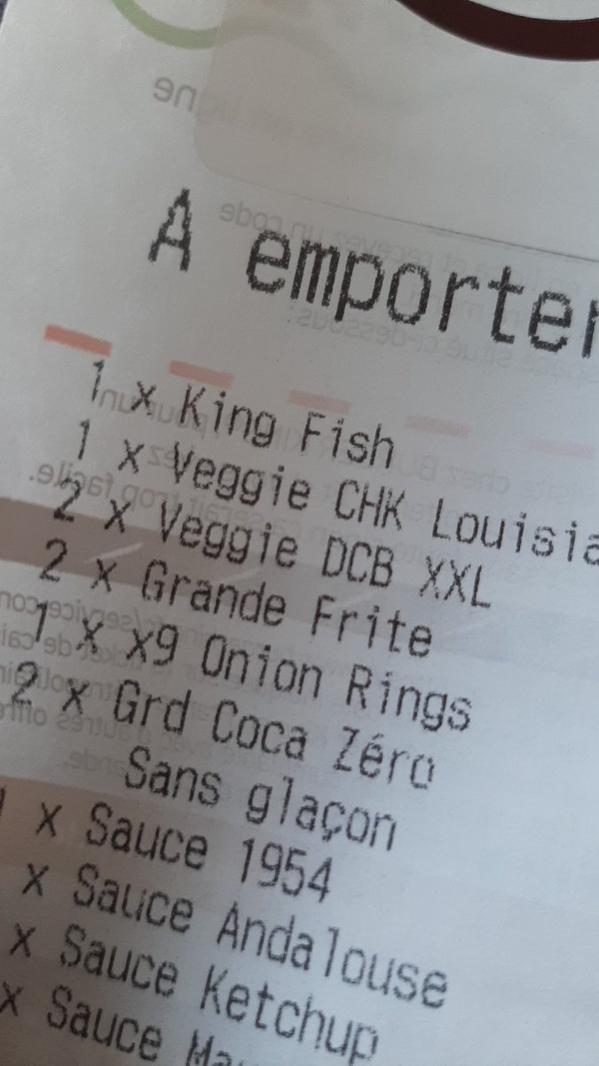 Neogotobe's tweet photo. Un seul steak végétal par burger, en ayant pourtant payé pour des doubles... Je précise que les 2 burgers étaient mediocrement similaires. https://t.co/Dt0XDVKayP