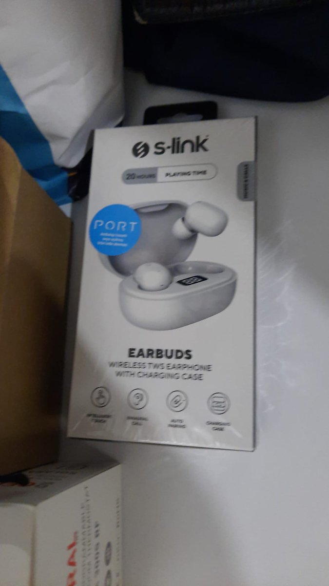 muratbakis20's tweet photo. 1.. Sevgili @TurkTelekom
Elinde torunundan kalma basit bir telefonu olan, sadece konusmak icin kullandigi tarifesi bittigi icin bayinize giden, internet nedir bilmeyen 70 yasindaki babama, en ucuz 42 liralik tarifeye, 35 liralik kulakligi ne ara kaktirdiniz. Utanmadan birde 419.. https://t.co/OYDtZUvfNB