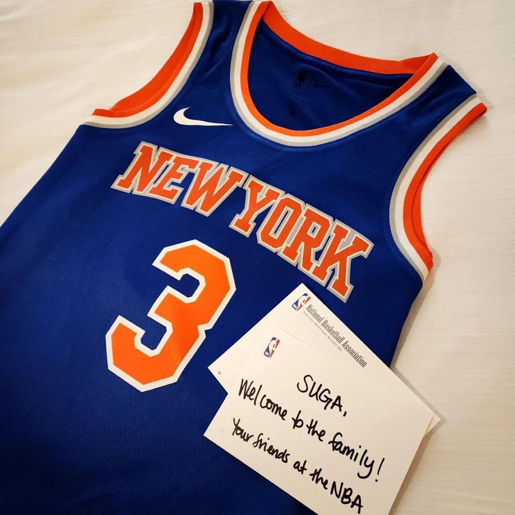 namjin3434's tweet photo. AMO AMO ♡
WELCOME TO NBA FAMILY  
SUGA NBA AMBASSADOR 
#SUGAInTheNBA 
#SUGAxNBA https://t.co/5QAtrB1II3