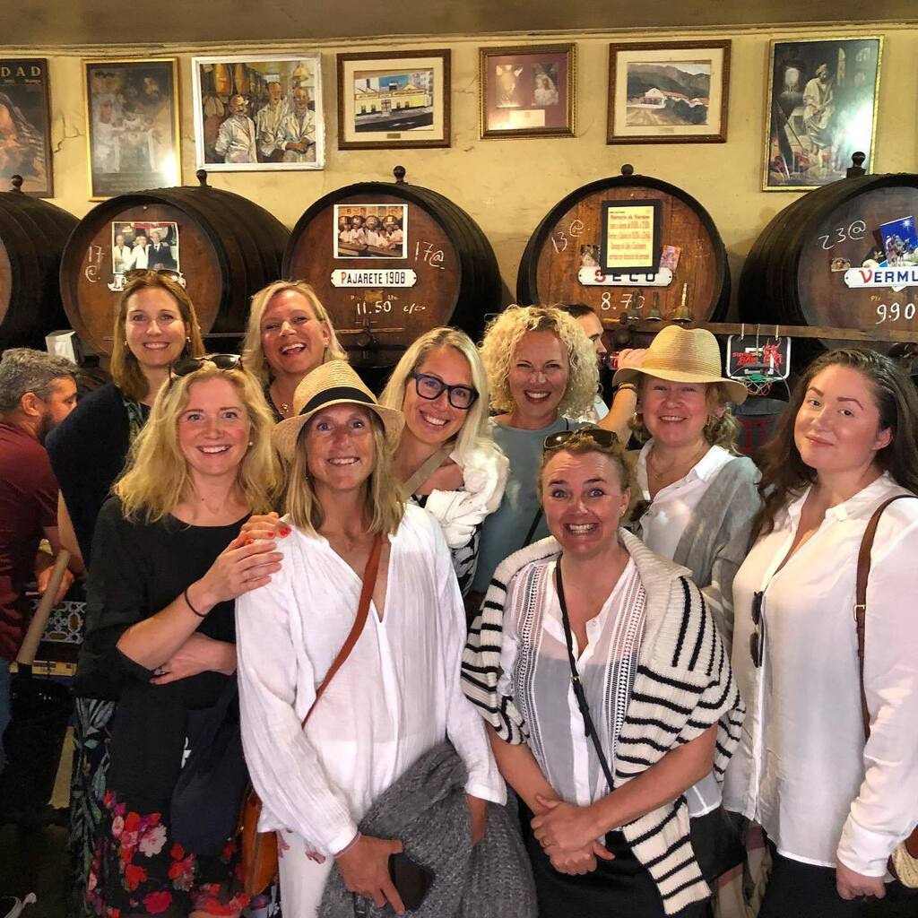 HanniMartiniii's tweet photo. Group getaways are our jam! If you’re heading to Malaga on a girls weekend, a boys weekend, for a hen or a stag party or just because, we would love to host you! Slip in to our DMs today to enquire about your group Food Experience with no commitment 🤩🥂🍻 https://t.co/DADzWvgmpL https://t.co/6aXfaXqVgU