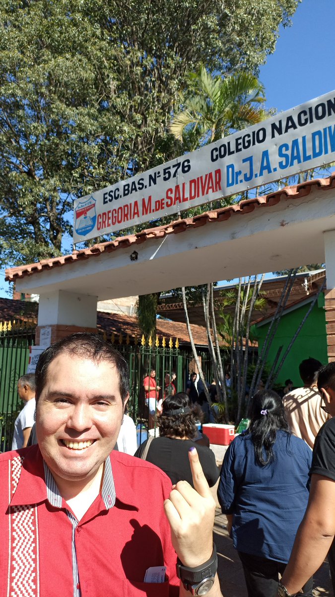 benjalibre's tweet image. Impresionante Paraguay. Se puso de pie e inunda los locales de votación. Extraordinaria presencia joven hacia el final. Queda demasiado poco para algo muy grande. No aflojemos en los últimos minutos se decide todo. Viva el Paraguay!.