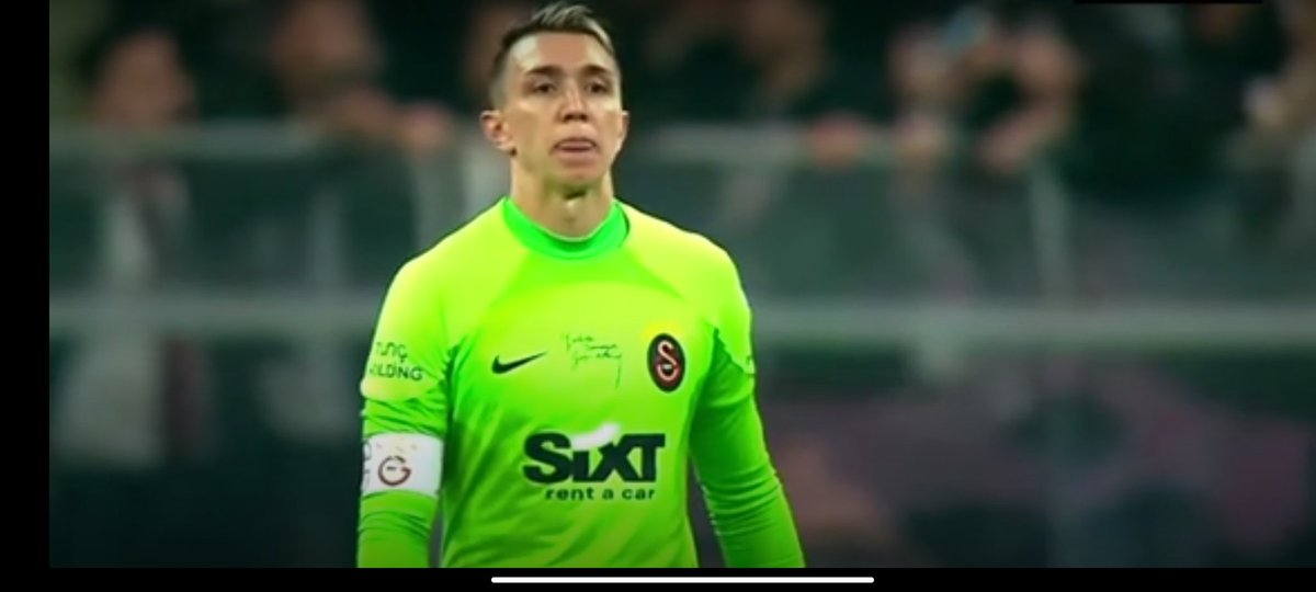 Taze gol yemiş muslera suratı 😋