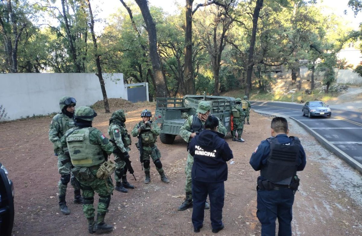 Elementos de la #SEPRAC, en coordinación con SEDENA lograron la localización de "DIANA GUADALUPE PEÑA CALVILLO"; la cual fue reportada como desaparecida el pasado 25 de abril del 2023 en Coacalco México.
La femenina fue encontrada en Col Santa María Ahuacatitlan #Cuernavaca