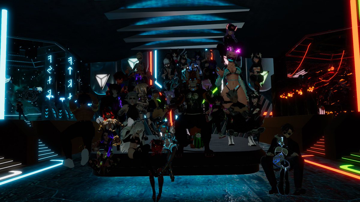 Trakso_VR's tweet photo. I Love u @VoidClub_VR family 💕💕💕💕 just feels like an family 🍀 https://t.co/TmivmB53Ku