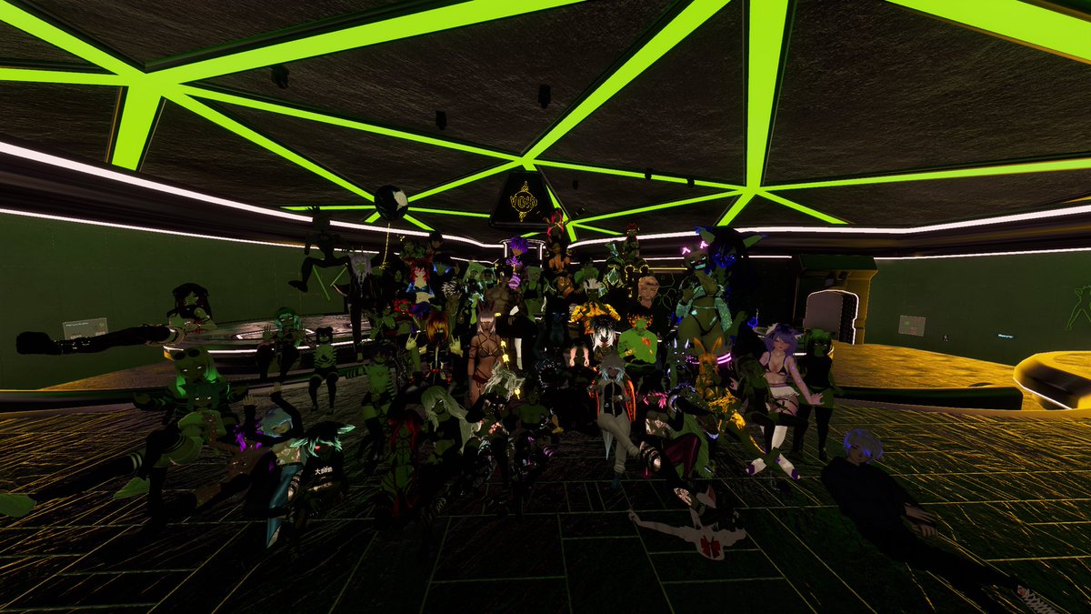 Trakso_VR's tweet photo. I Love u @VoidClub_VR family 💕💕💕💕 just feels like an family 🍀 https://t.co/TmivmB53Ku