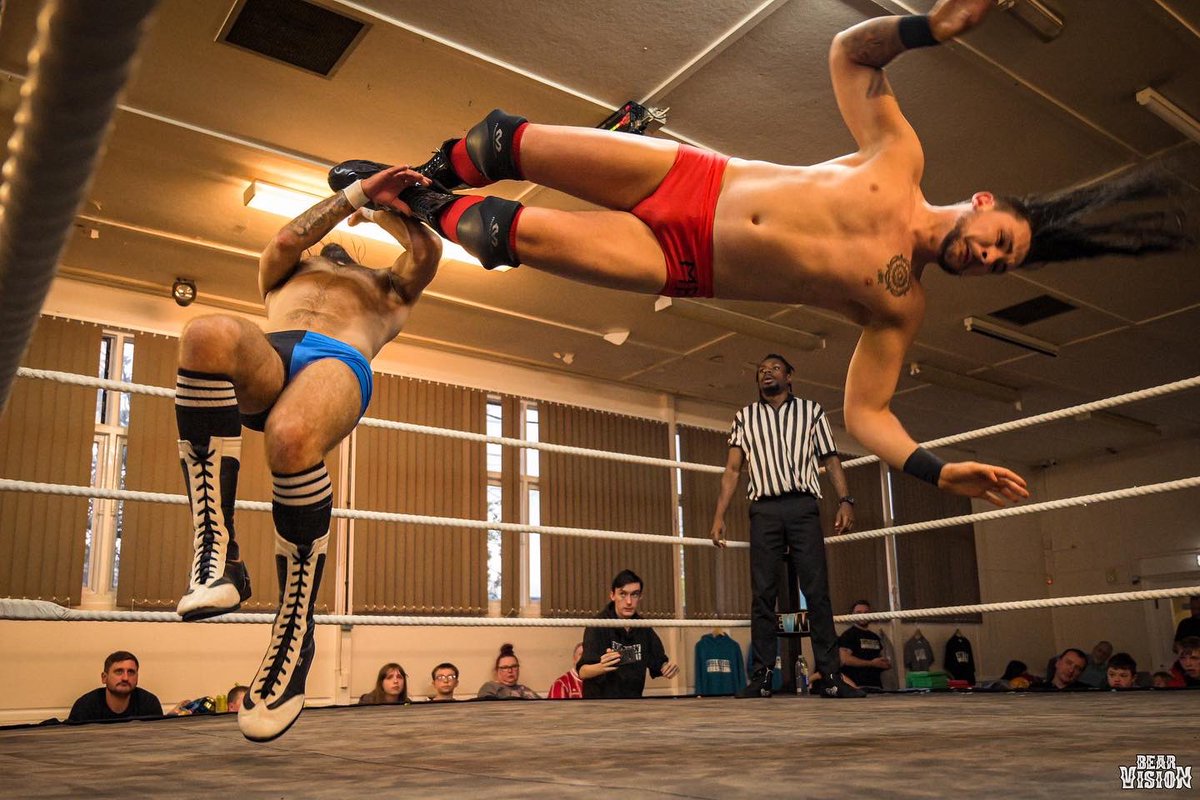 EliBlakePW's tweet photo. Vs @DaleJnr_pw for the @PWKarnage outbreak Championship!!
Unsuccessful, but I almost had you!

🤼 @evolutionwres 
📸 @bearvisionmedia 

#Wrestling #ProWrestling #BritWres #JohnsonVBlake #Blake #Karnage #Evolution #Outbreak #Championship #undeniable https://t.co/K2OjwJCtBX