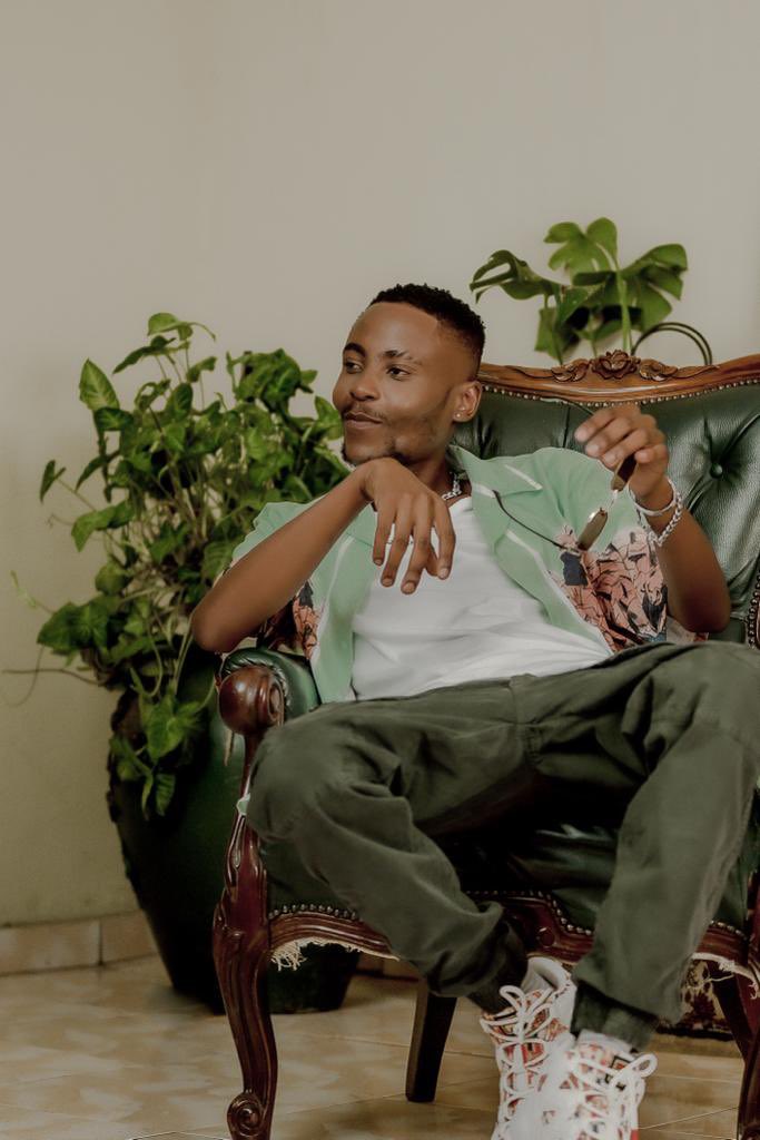 Crisp👑. Cover Ready. Skoon. 
.
.
#ghutraforce #thapeloghutra <a href="/mm/">Morgan</a>.norbet📸