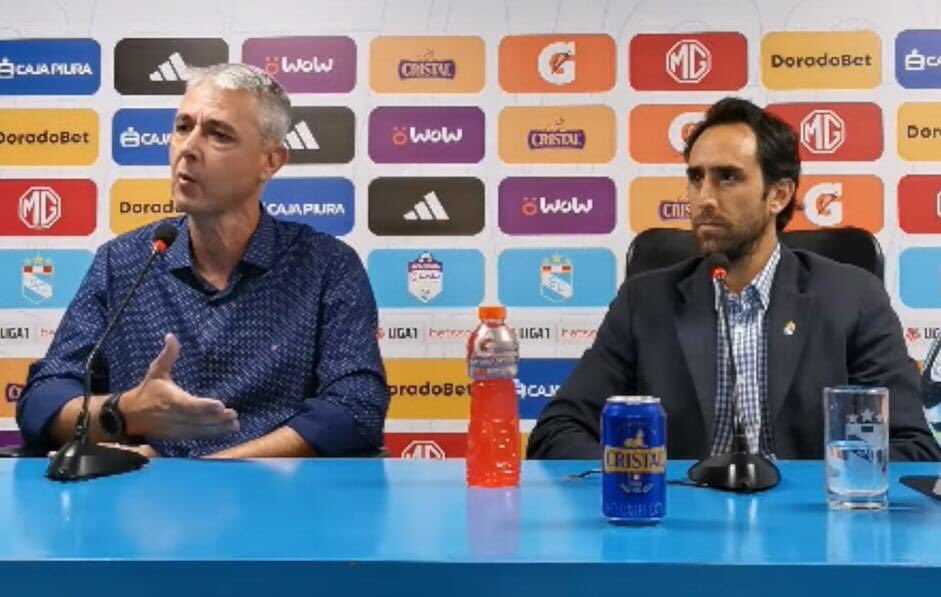 elportalceleste's tweet photo. 🎙 Tiago Nunes: «Sigo siendo el técnico de Sporting Cristal y creo en este proyecto». https://t.co/rF4clWIPgb