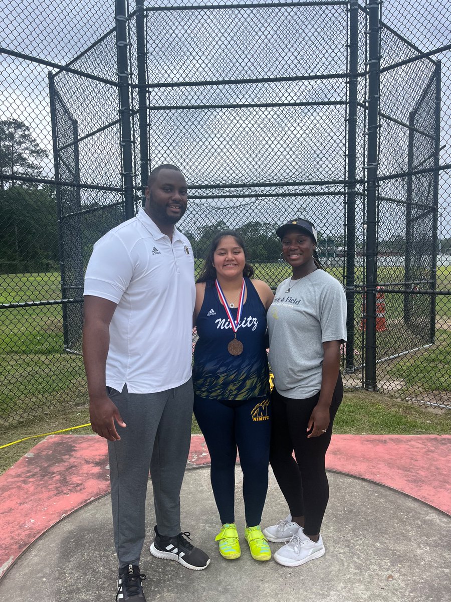 Coach Davis tweet media