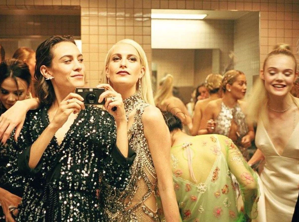 Guest of a Guest (guestofaguest) / Twitter