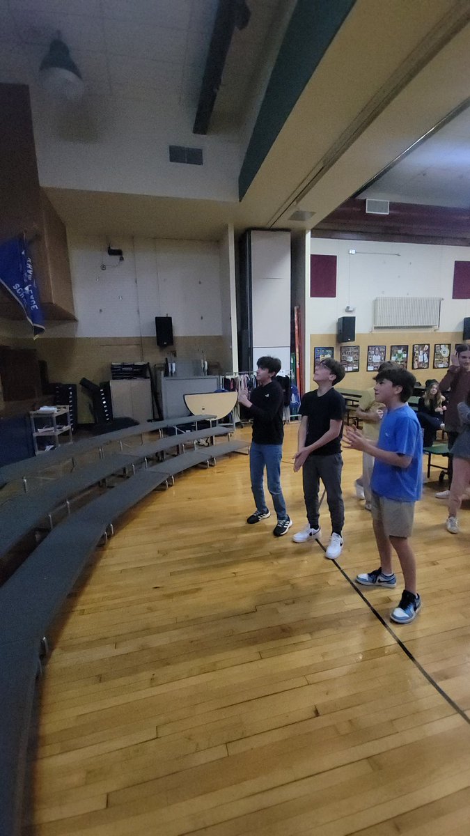 mps_prs_music's tweet photo. KITH mix up day! Students explored various interests, hobbies, new activities, and passions! Karaoke group really brought the fire and vocal power today! 👏🤩🎤 We even had a few surprise drop ins 😂 @Warrior_News https://t.co/fDK4piOk1E