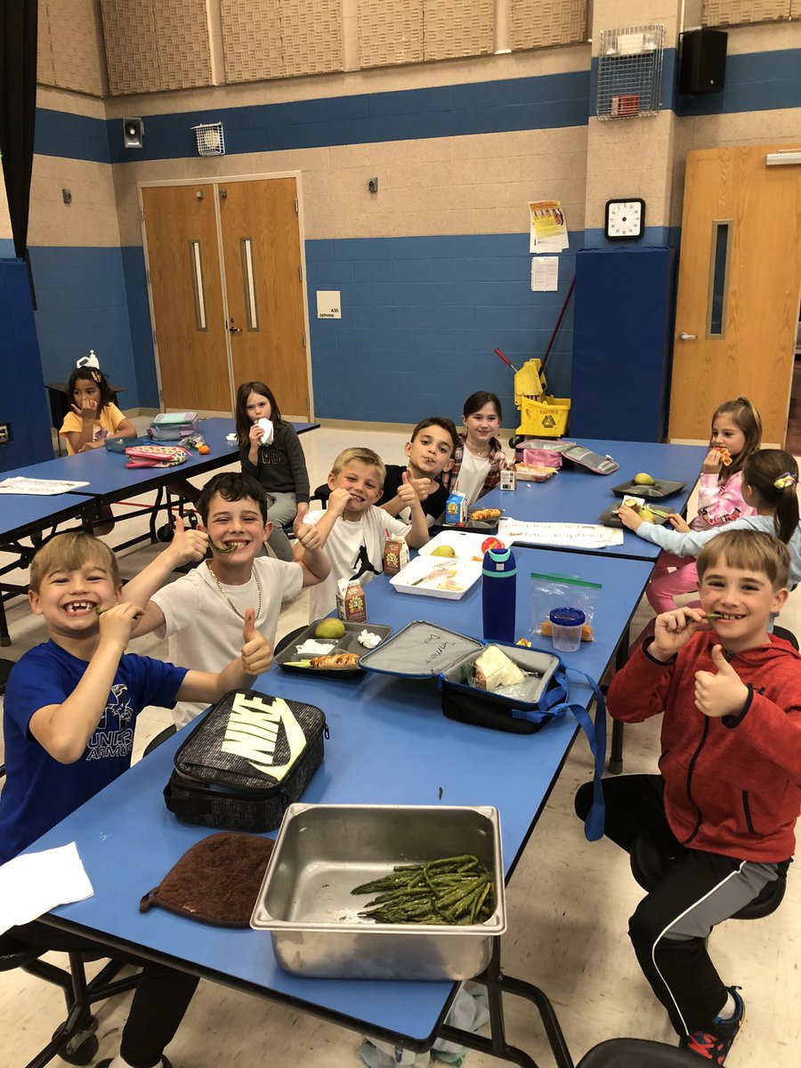 KenstonCafe's tweet photo. Another successful Try-Day Friday at @KenstonTES 😋 Today we sampled Asparagus, roasted and tossed in garlic oil! Students loved it! 👍🏼 Keep an eye out next year, you just might see asparagus on the menu 👀
#BomberFuel https://t.co/39V6U08s4y
