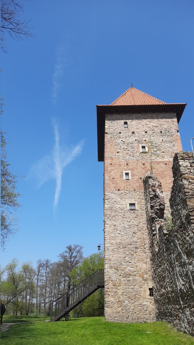erasmuschools's tweet photo. Short visit to castle remains after the session in Kindergarten https://t.co/pdUzYLgQnC