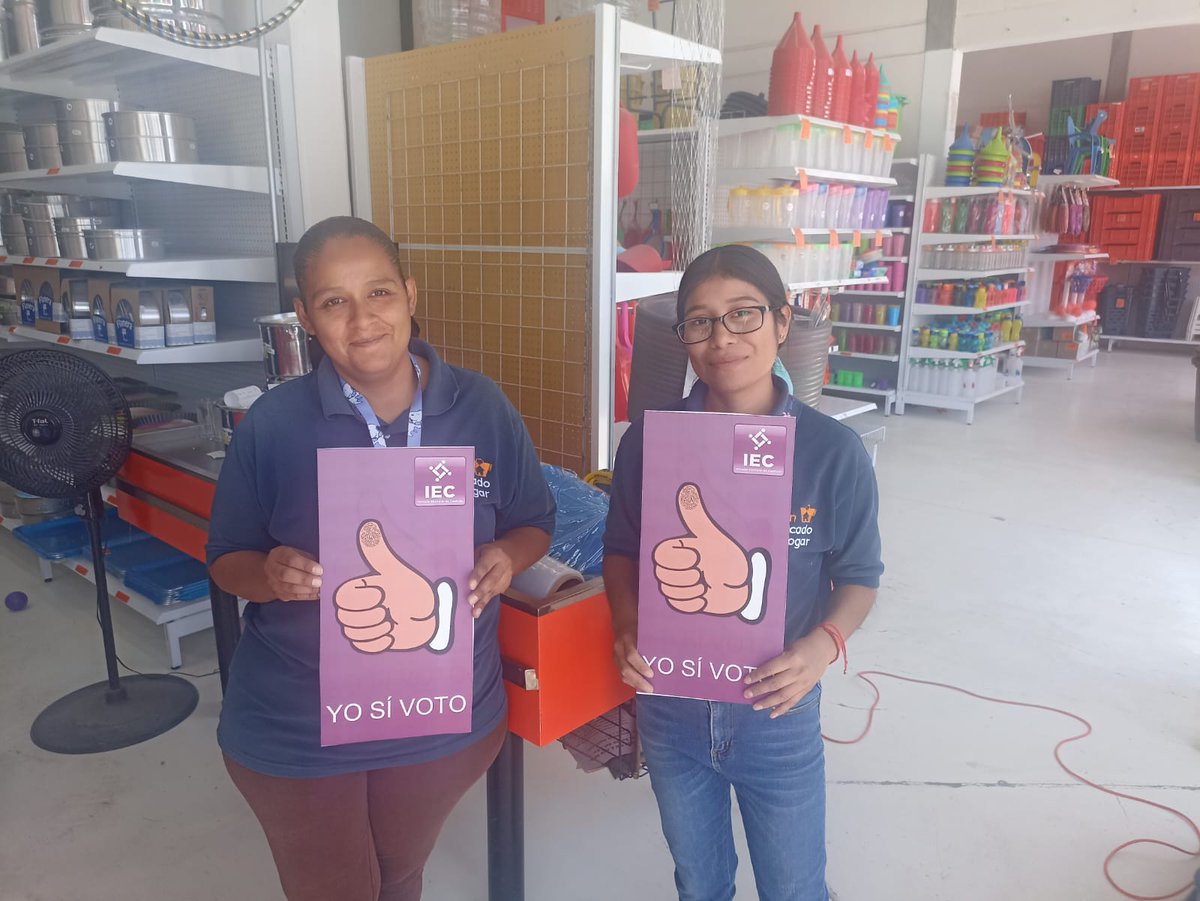 CD11_Coah's tweet photo. Actividad realizada por el Distrito 11 Torreón, donde se solicito el apoyo de la ciudadanía para promover el voto este 4 de junio, en las instalaciones de Mercahorro Abastos @IEC_Coahuila https://t.co/gPiHImpDjl