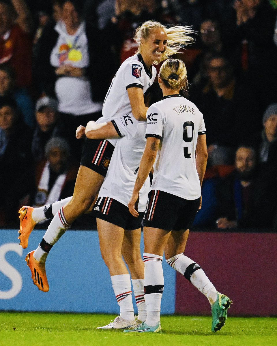 ManUtdWomen's tweet photo. TEARS IN MY EYES 😭 https://t.co/3pddMumLo6