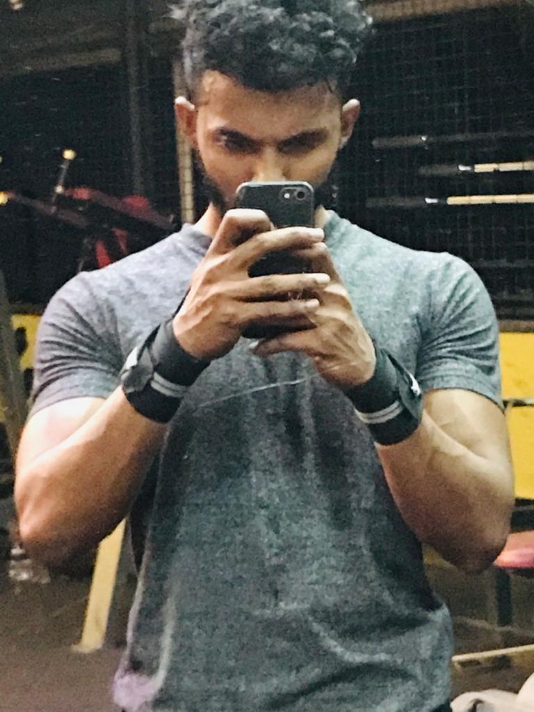 anwar_sheyk's tweet photo. Body under construction 
Mind on a mission  💥
.
.
.
.
#gym
#athletic #hot #sexy #kerala #mallu #Malayalam  #tamil #Tweets https://t.co/4gLXBXNCed