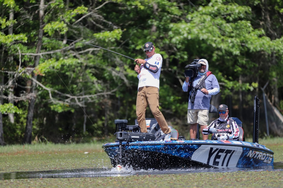 MajorLeagueFish's tweet photo. Andy Morgan is fighting to stay above the #ToroCutLine while Casey Ashley is trying to mow it down during the Knockout Round of @GeneralTire Heavy Hitters Presented by @BassProShops Watch MLFNOW! to see what happens!
https://t.co/LvAY9Al31z

@LouisianaTravel  #WEAREbassfishing https://t.co/D9hhRMTVfE