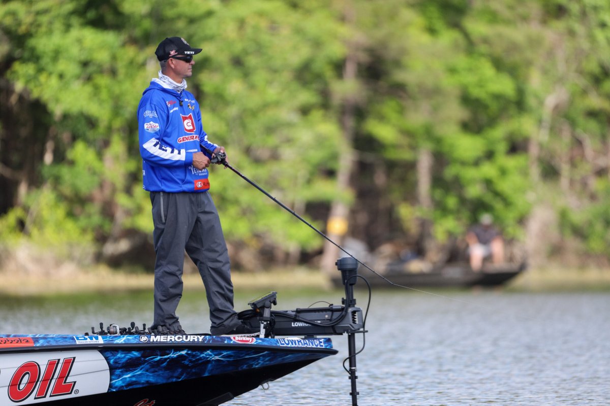 MajorLeagueFish's tweet photo. Andy Morgan is fighting to stay above the #ToroCutLine while Casey Ashley is trying to mow it down during the Knockout Round of @GeneralTire Heavy Hitters Presented by @BassProShops Watch MLFNOW! to see what happens!
https://t.co/LvAY9Al31z

@LouisianaTravel  #WEAREbassfishing https://t.co/D9hhRMTVfE