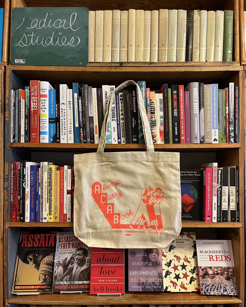 PilsenCommunityBooks tweet media