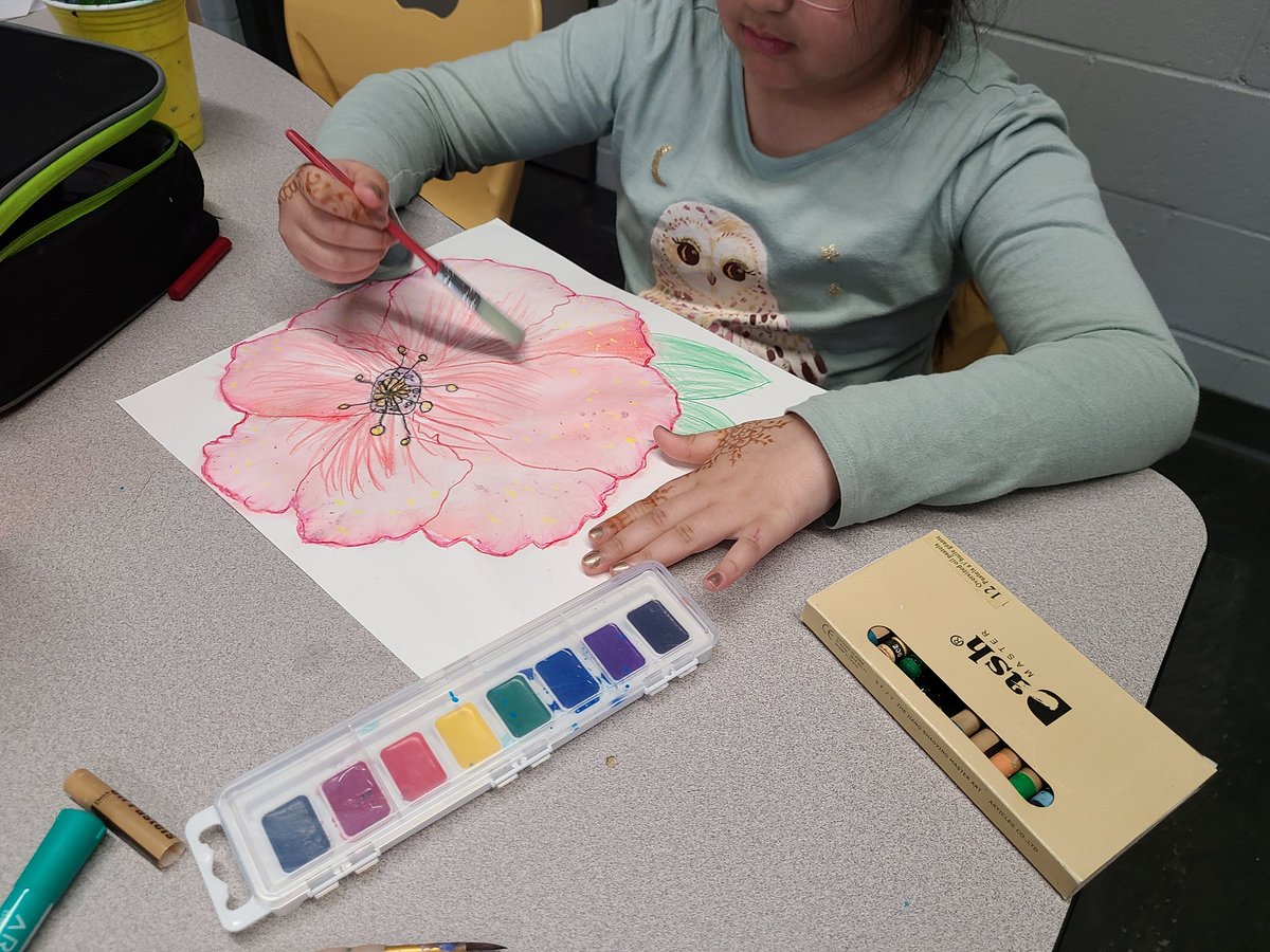 AFergusonsclass's tweet photo. Art Club JR is hoping these April showers will bring us May flowers🌞🌷 @DesmondHDSB @MsThorogood @MsBlackbourn @belfordl https://t.co/dYXvxzUqB8