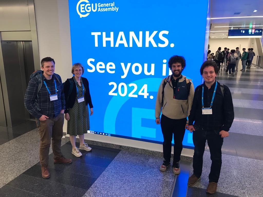 NielsVanPutte's tweet photo. @ECOSPHERE_UA represented at #EGU23  @KenSchoutens @HautekietSarah https://t.co/pKYh72piwe