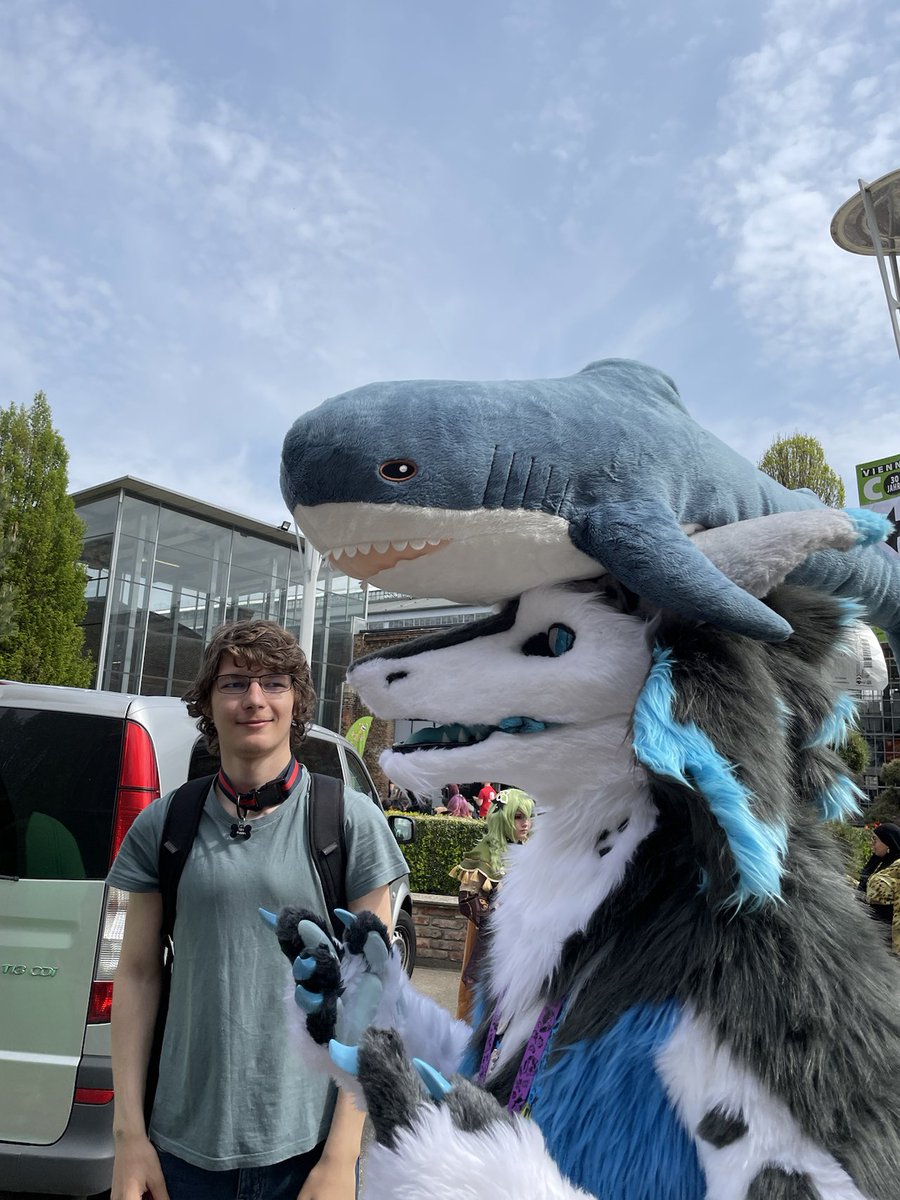zenermerps's tweet photo. Happy #FursuitFriday!
Last weekend I was at the @ViennaComix where obviously a few pictures were taken. Have fun with them!
๐ฑ: @Reptaiin
๐ฑ: @LaakoLynx
๐: @LunaM00nlit
๐คก: @getta0422
#fursuit #furry #furryfandom #sergal #lynx #dragon #viennacomix https://t.co/gyn1ECsQLc