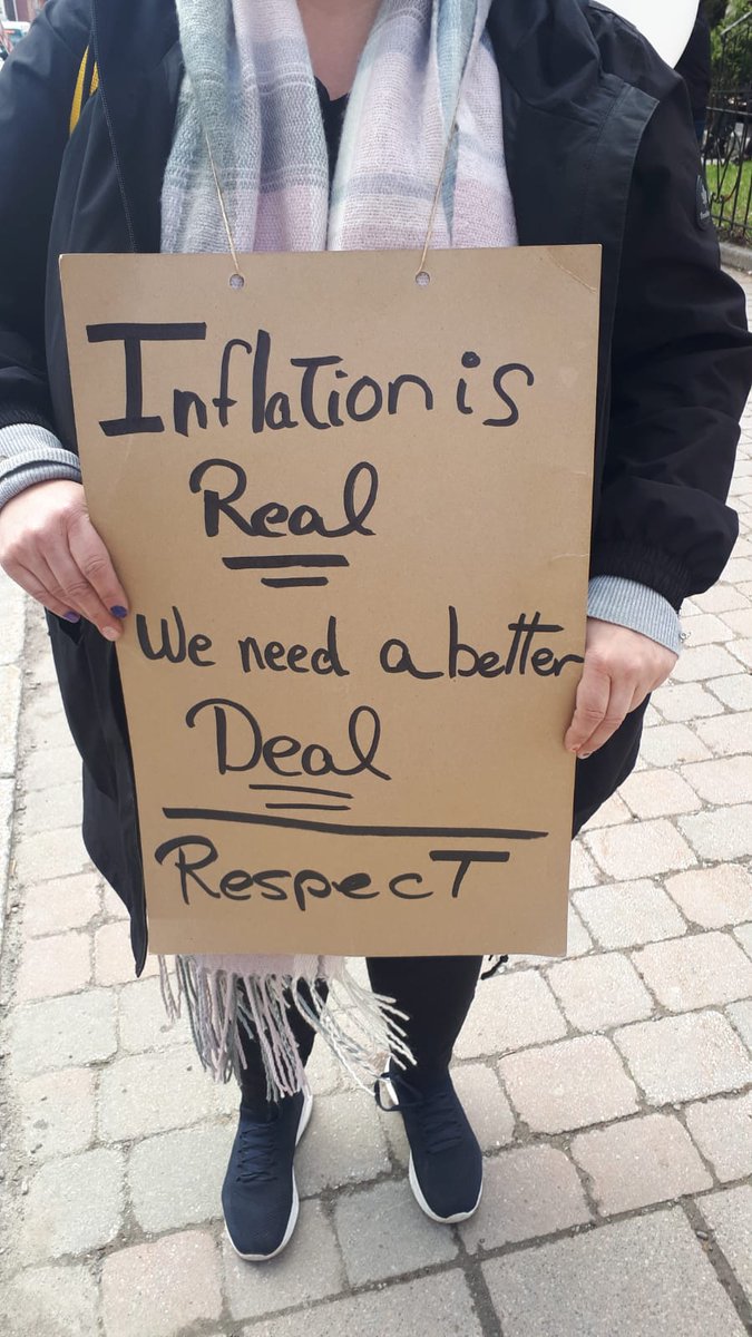 Fidanneca's tweet photo. Workers need a better deal! This is why we are out there everyday #PSACStrike2023 #PSACstrong @psac_afpc https://t.co/9KD3DBm52D